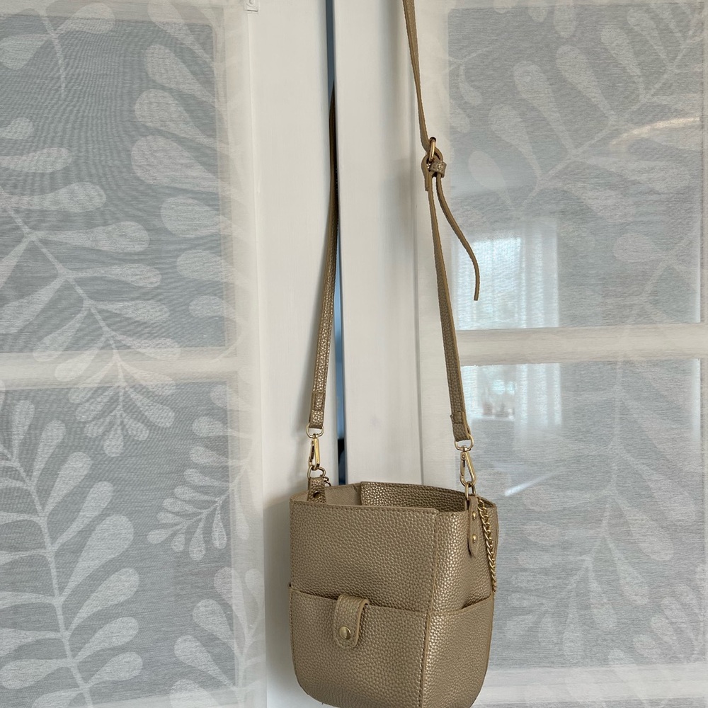 Elegant Leather Gold Chain Strap Women's Bag